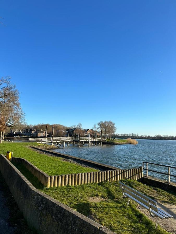 Studio Aan De Maas Apartment ซไวน์เดรคท์ ภายนอก รูปภาพ